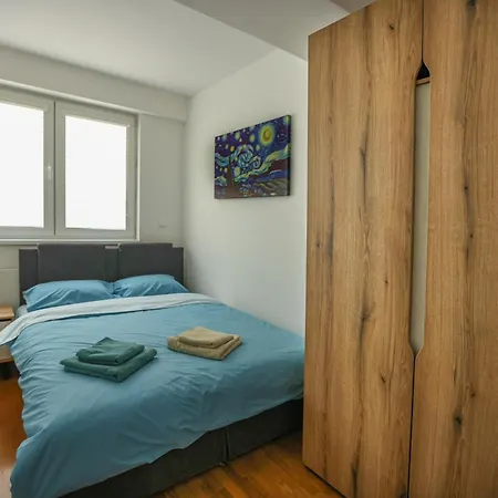 Riverside Charm Apartamento Escópia