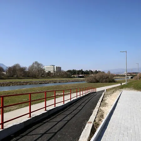 Riverside Charm Апартаменты *